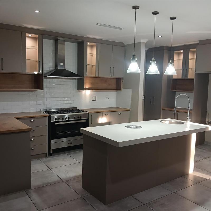 4 Bedroom Property for Sale in Amandelrug Western Cape